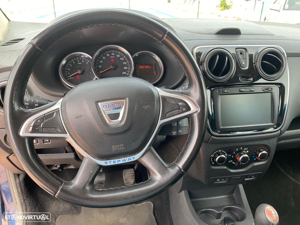 Dacia Lodgy 1.5 Blue dCi Stepway 7L - 12