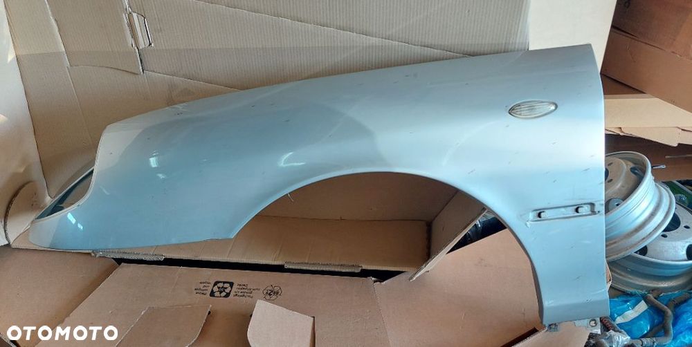 Błotnik Lewy Przód Lancia Thesis Srebrny - 2