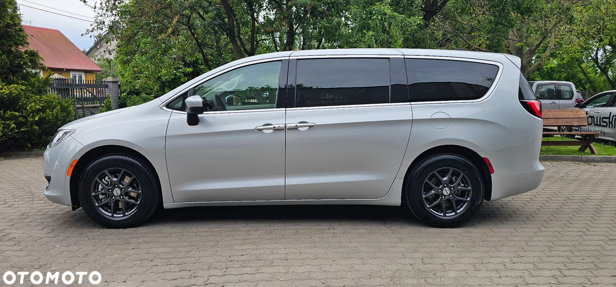 Chrysler Pacifica - 4