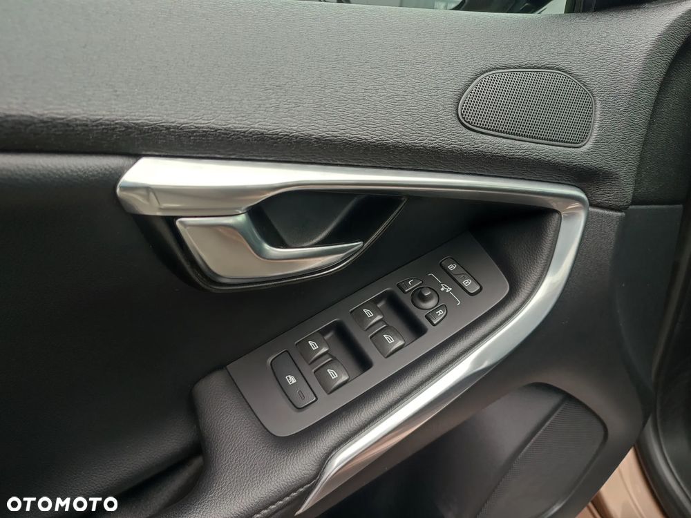 Volvo V40 T2 Summum - 22