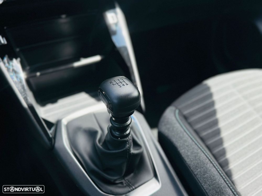 Peugeot 208 1.2 PureTech Allure - 28