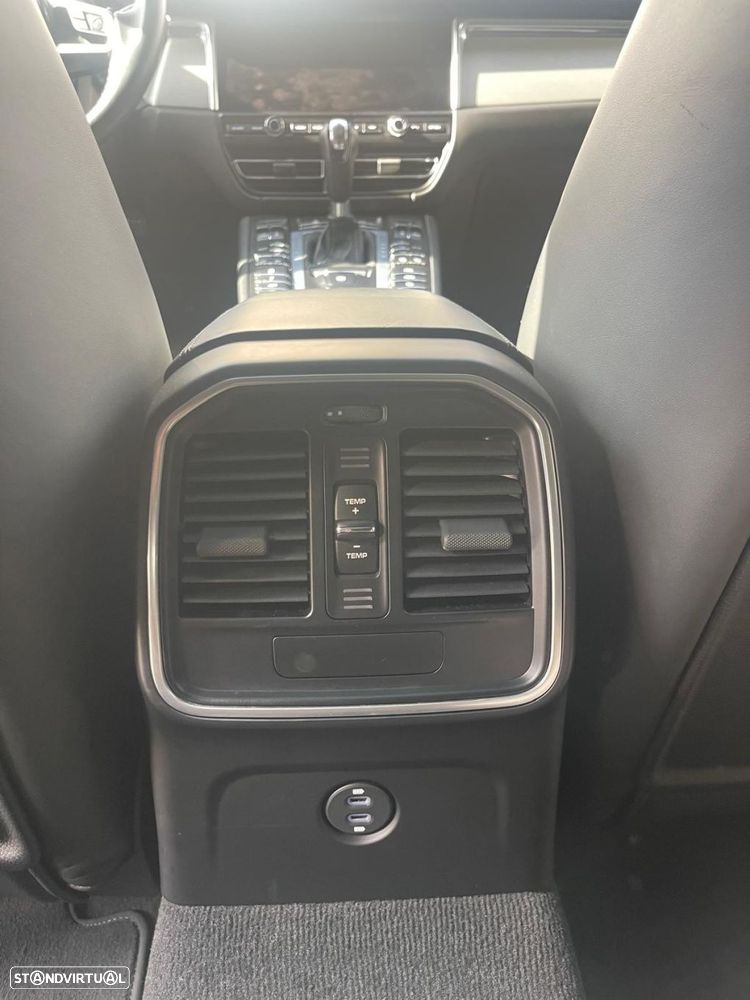 Porsche Macan Turbo PDK - 32
