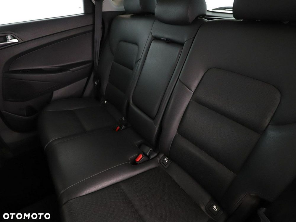 Hyundai Tucson 1.7 CRDI BlueDrive Style 2WD - 18