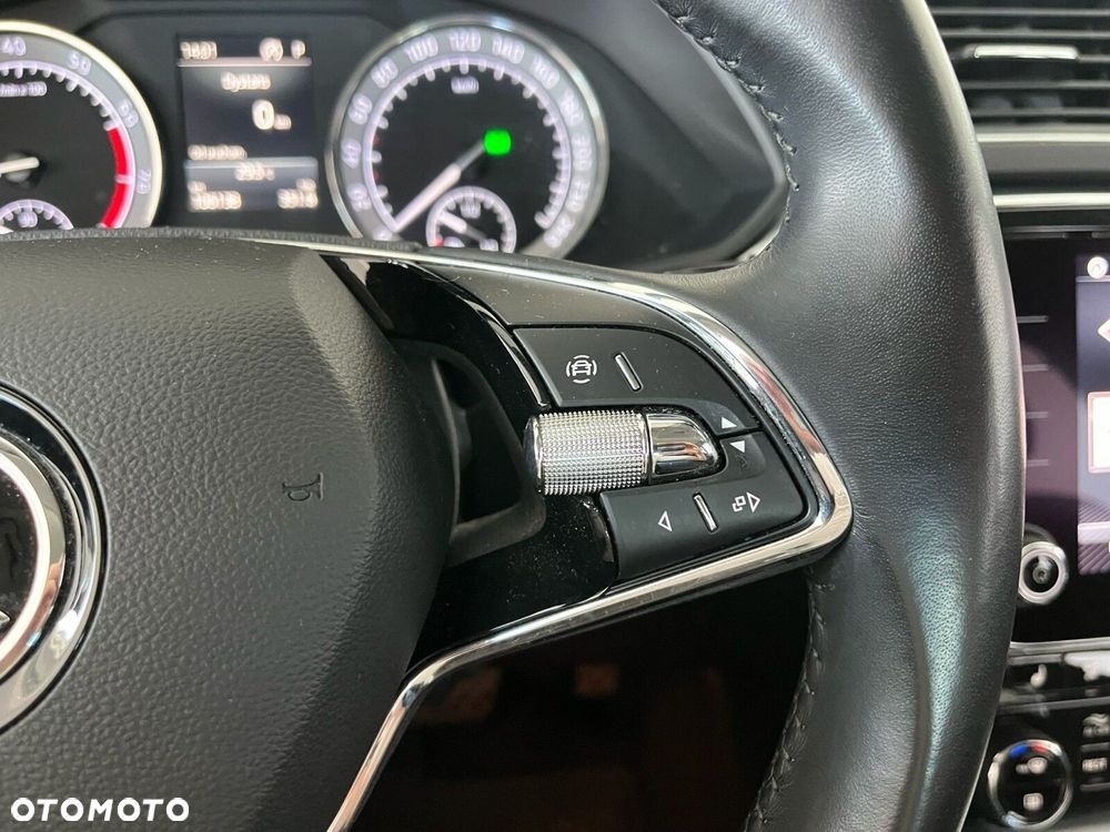 Skoda Superb 2.0 TSI Ambition DSG - 25