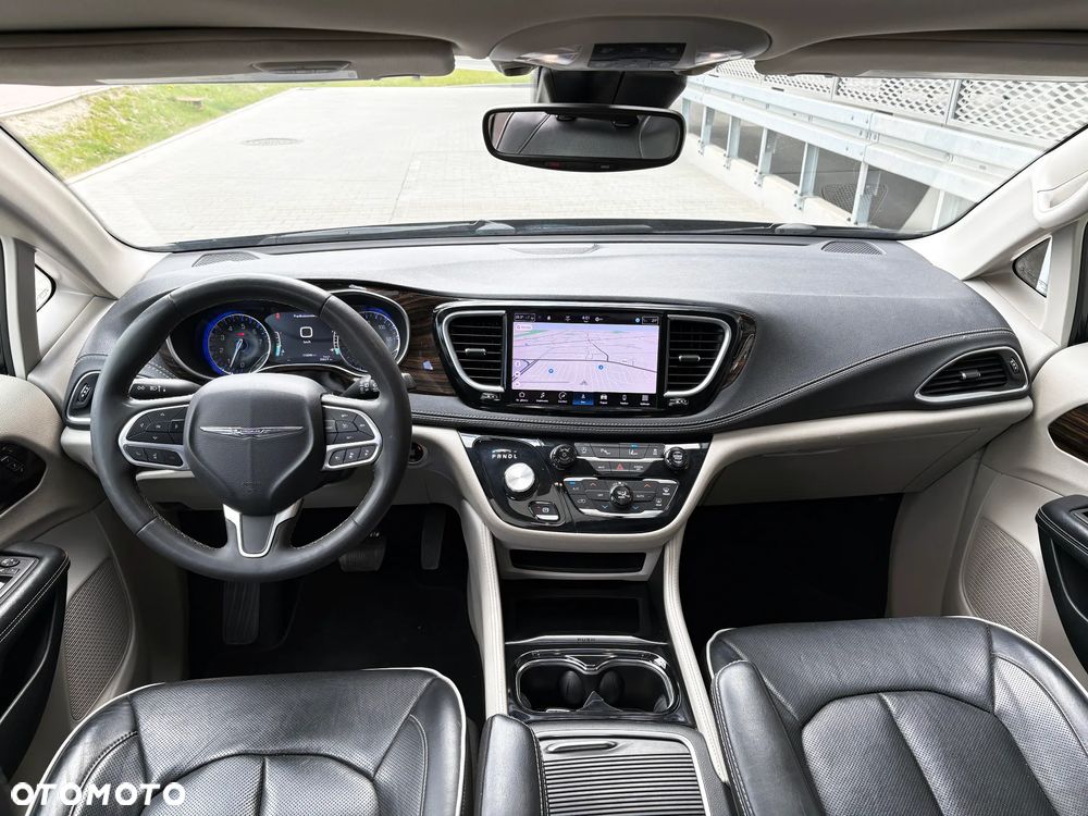 Chrysler Pacifica - 21