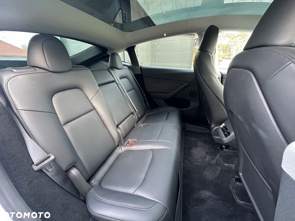 Tesla Y Model Standard - 16