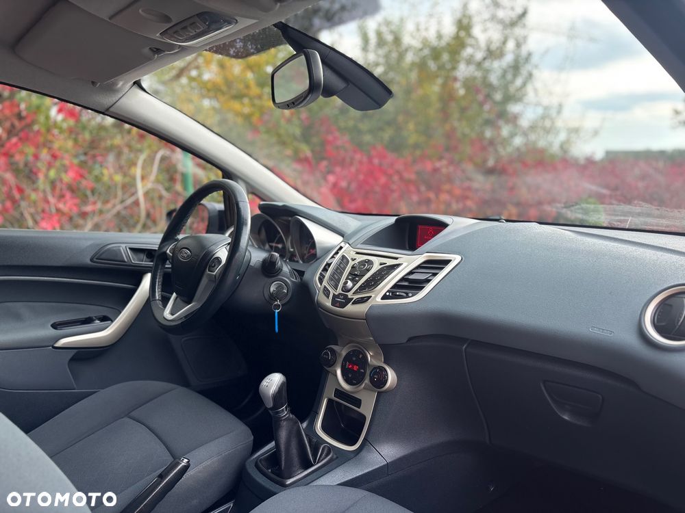Ford Fiesta 1.4 Ghia - 30