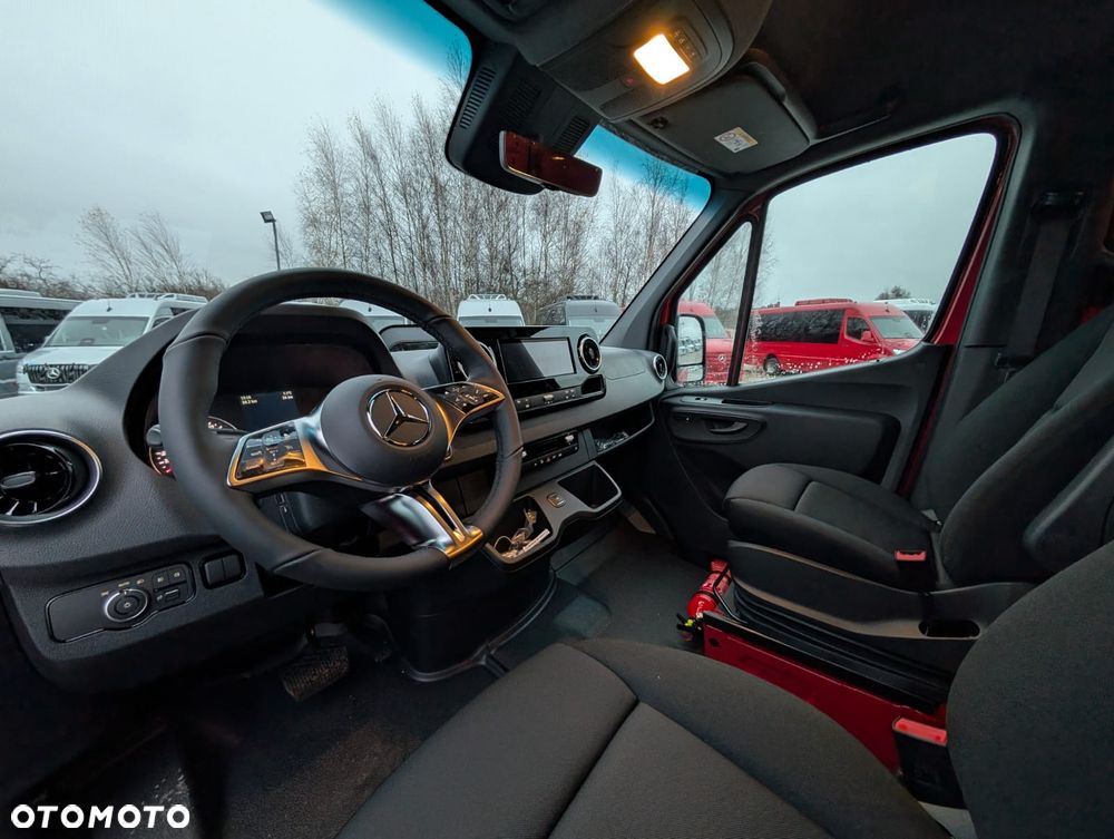 Mercedes-Benz Sprinter 319 - 13