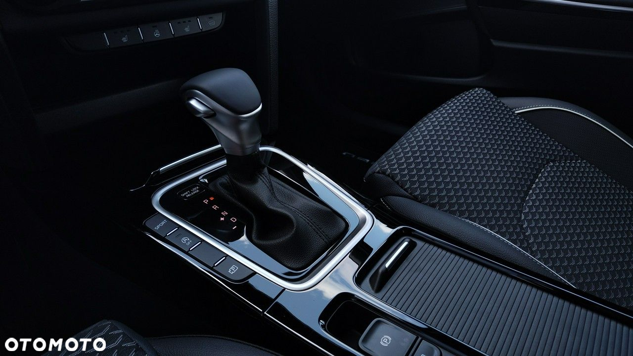 Kia Ceed - 12