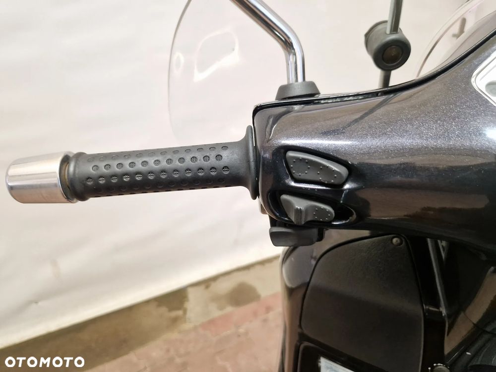Piaggio Vespa - 28