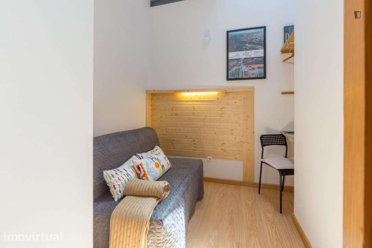 Apartamento com 2 quartos - localizado em São Nicolau Porto - Grande imagem: 3/12