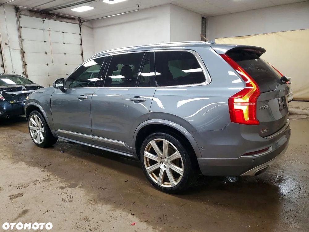Volvo XC 90 - 5