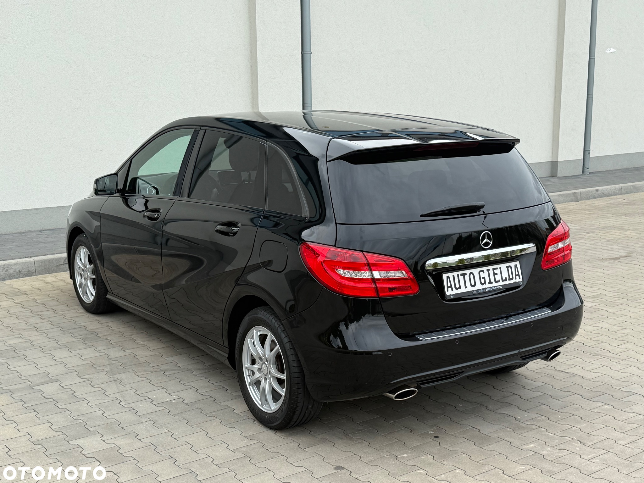 Mercedes-Benz Klasa B 180 UrbanStyle Edition - 10