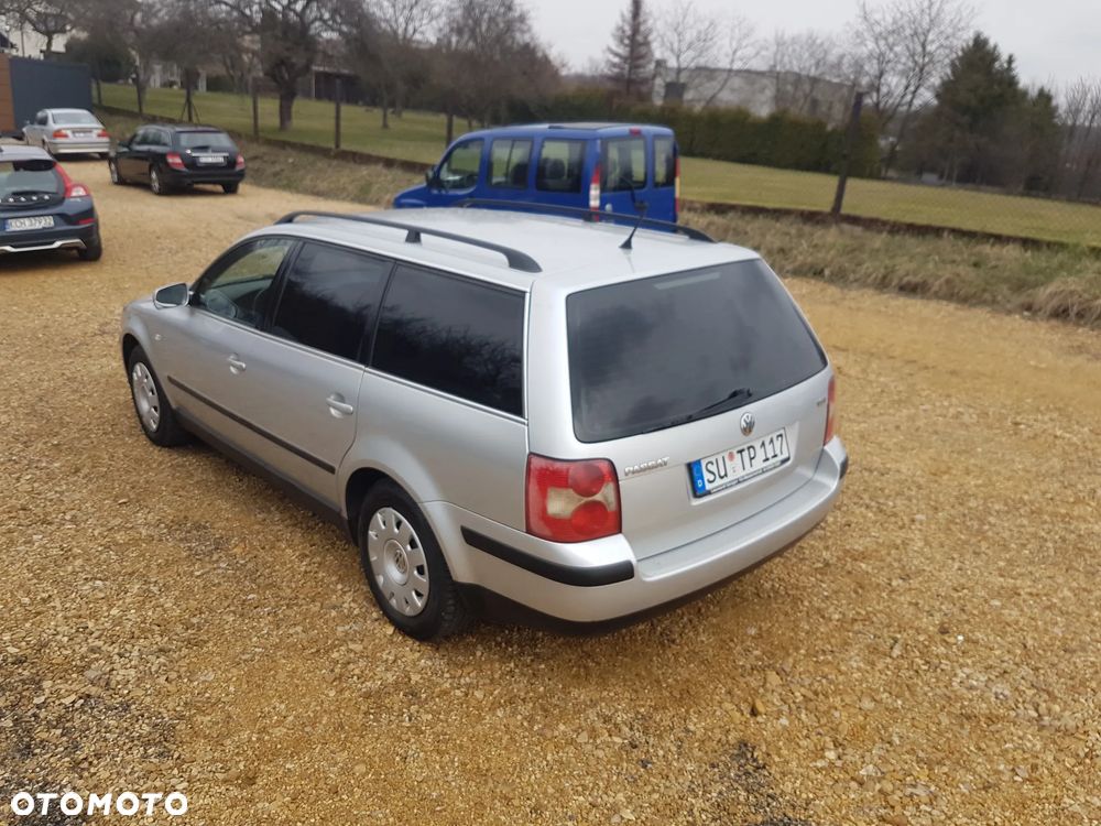 Volkswagen Passat 1.8 5V Turbo Comfortline Family - 9