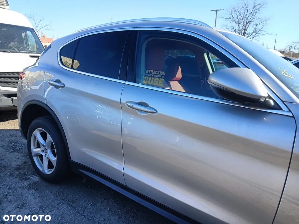 Alfa Romeo Stelvio - 24