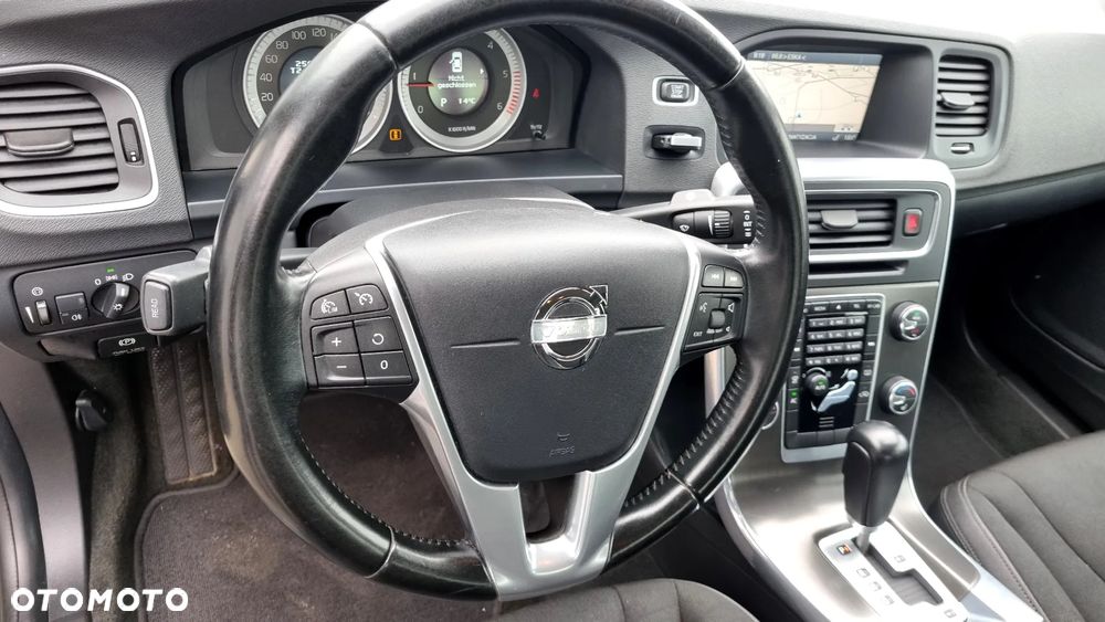 Volvo S60 D3 Geartronic Momentum - 19