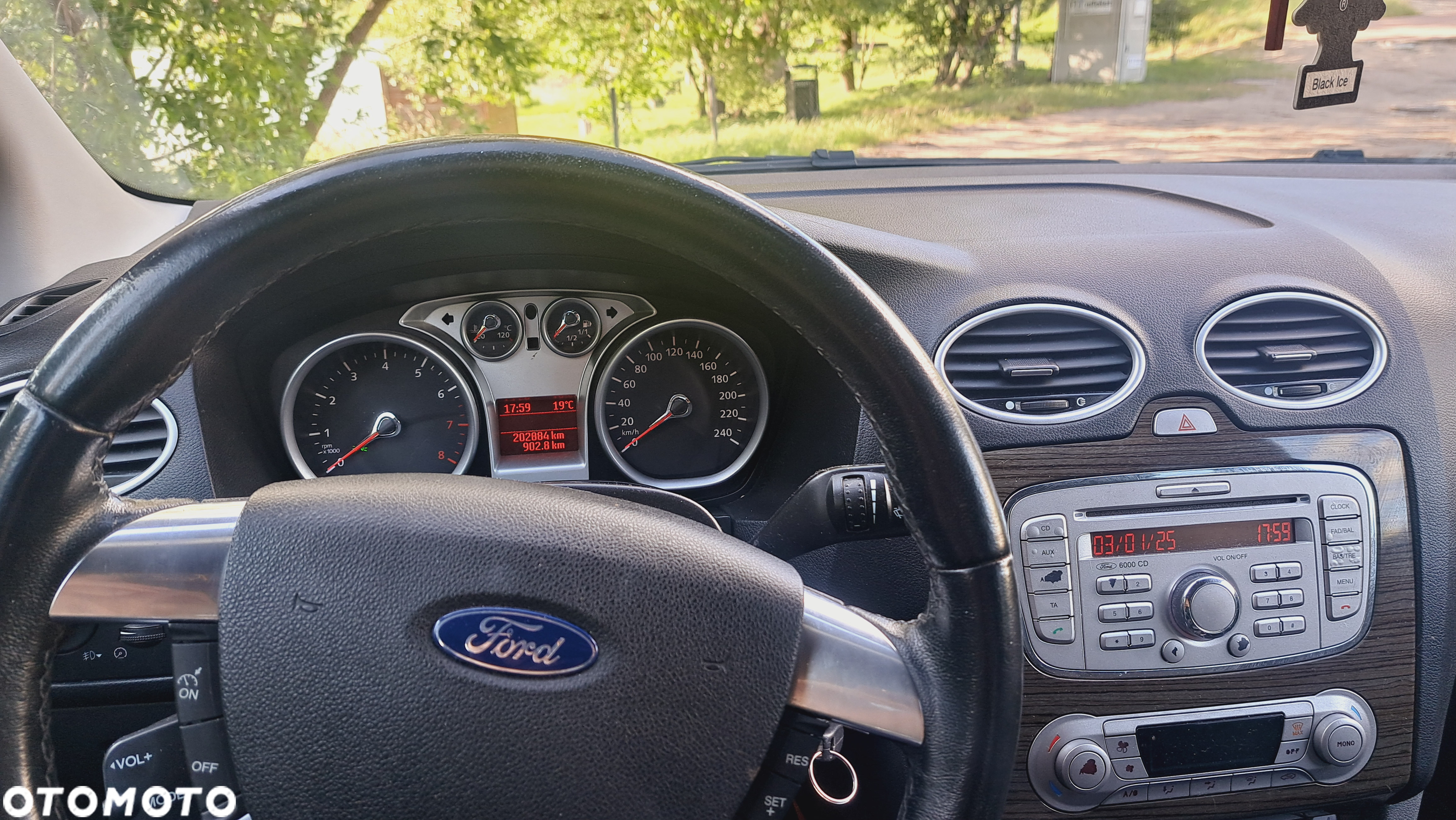 Ford Focus 1.8 FF Ghia - 11