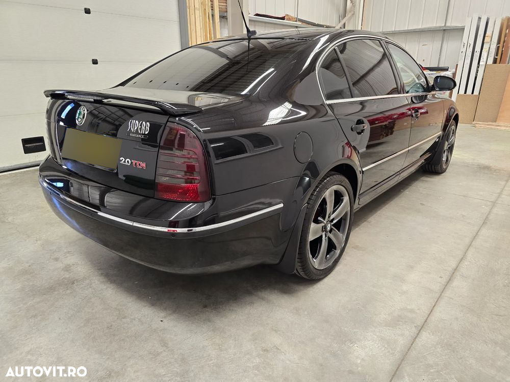 Skoda Superb 2.0 TDI DPF Elegance - 5