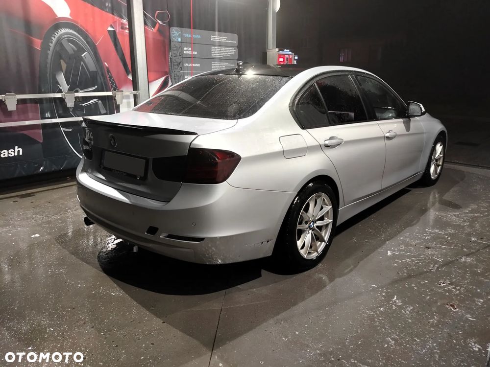 BMW Seria 3 320d - 4