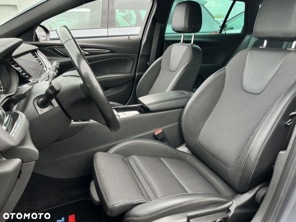 Opel Insignia - 19
