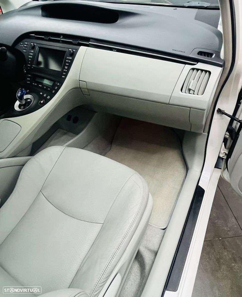 Toyota Prius 1.8 Premium+Pele+GPS - 39