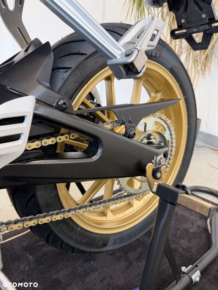 Yamaha YZF - 18