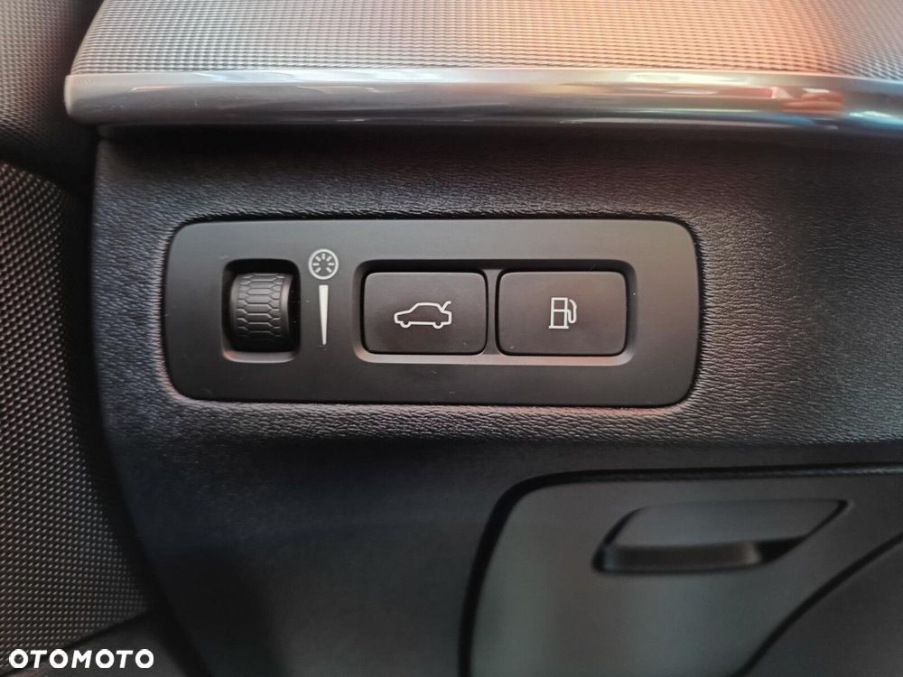 Volvo XC 90 T8 AWD Plug-In Hybrid Inscription 7os - 27