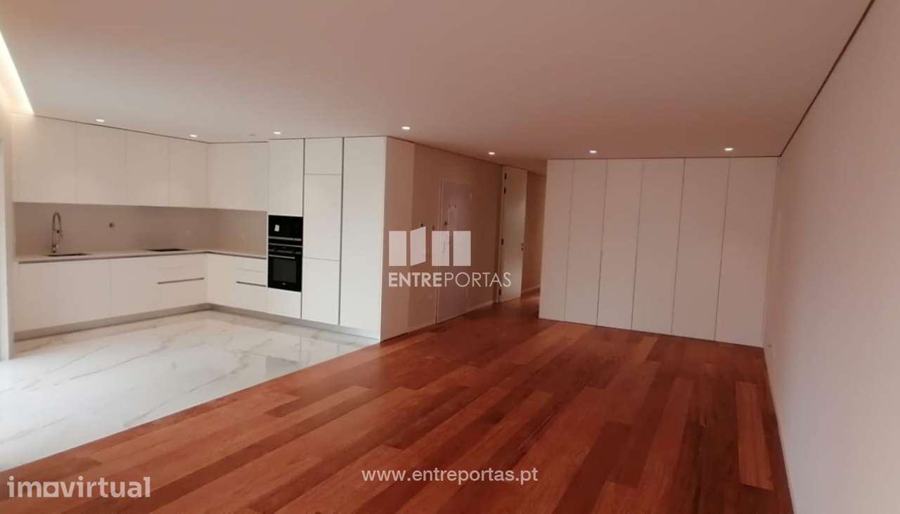 Venda de Apartamento T3 próximo do mar, no centro da Póvoa de Varzim - Grande imagem: 4/15