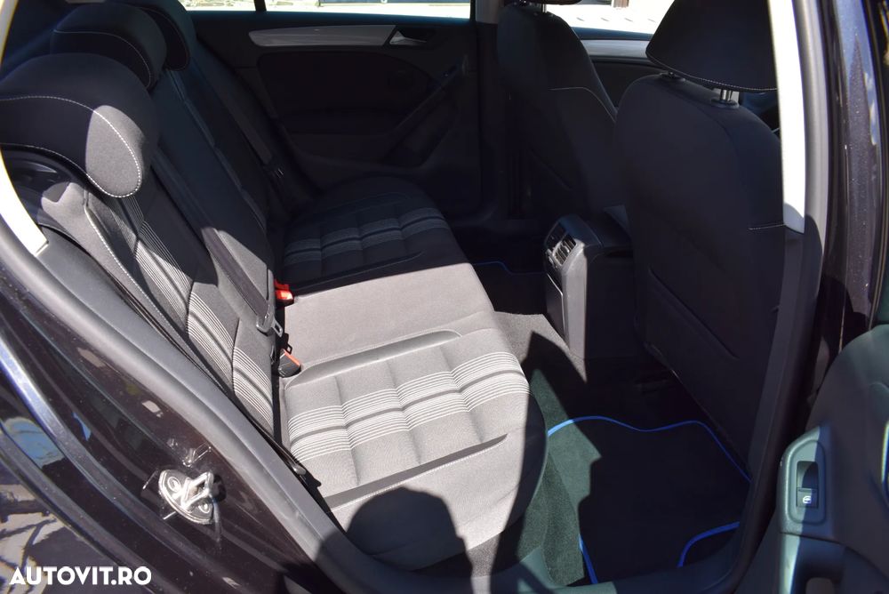 Volkswagen Golf 2.0 TDI DPF DSG MATCH - 12