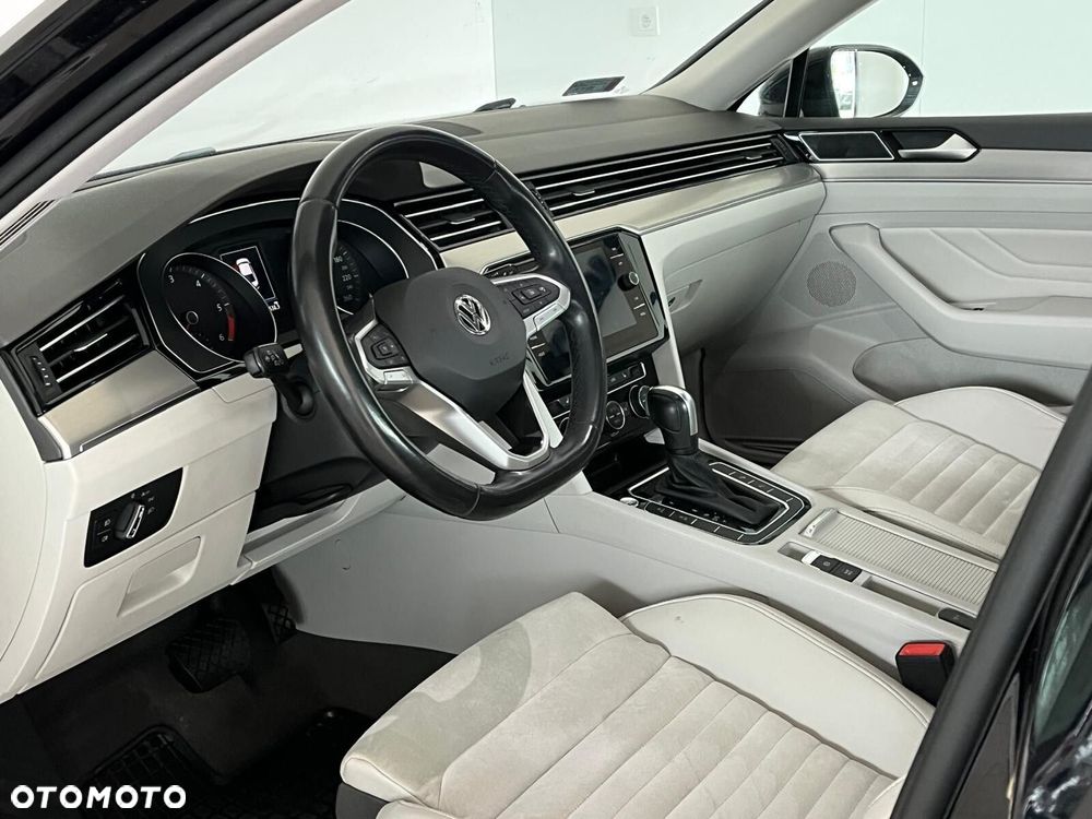 Volkswagen Passat 2.0 TDI Elegance DSG - 17
