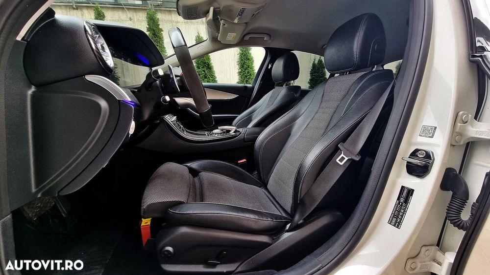 Mercedes-Benz E 200 9G-TRONIC - 26