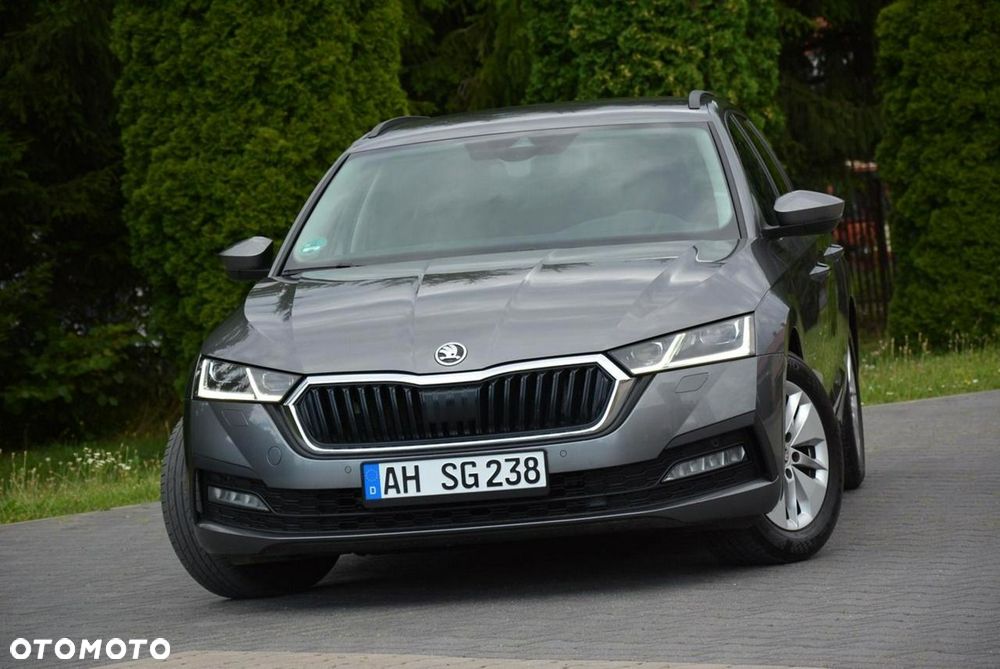 Skoda Octavia 2.0 TDI Selection DSG - 2