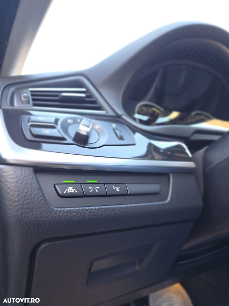 BMW Seria 5 520d Aut. Luxury Line - 29