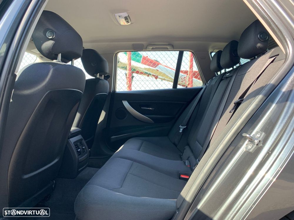 BMW 320 d Touring Auto Pack M - 12