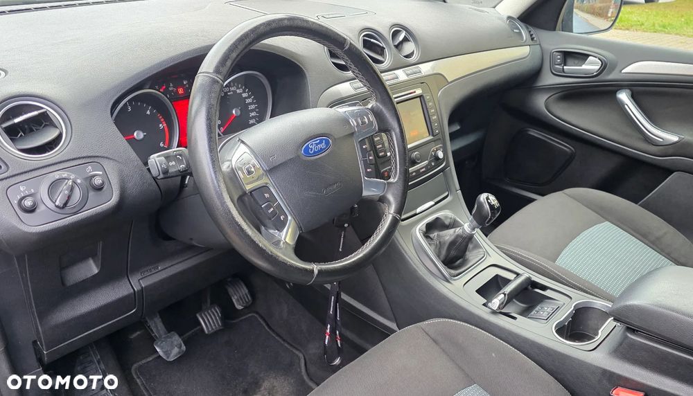 Ford Galaxy 2.0 TDCi Ambiente - 16