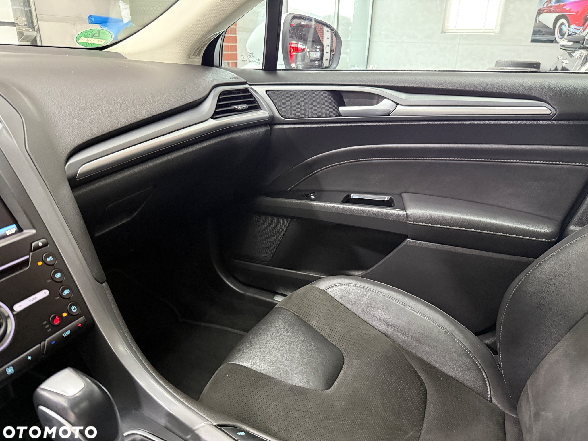 Ford Mondeo 2.0 TDCi Titanium PowerShift - 33