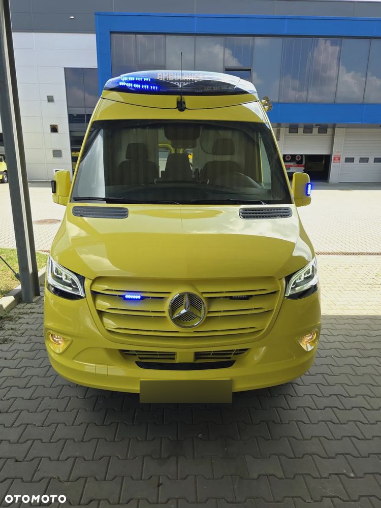 Mercedes-Benz Sprinter - 2