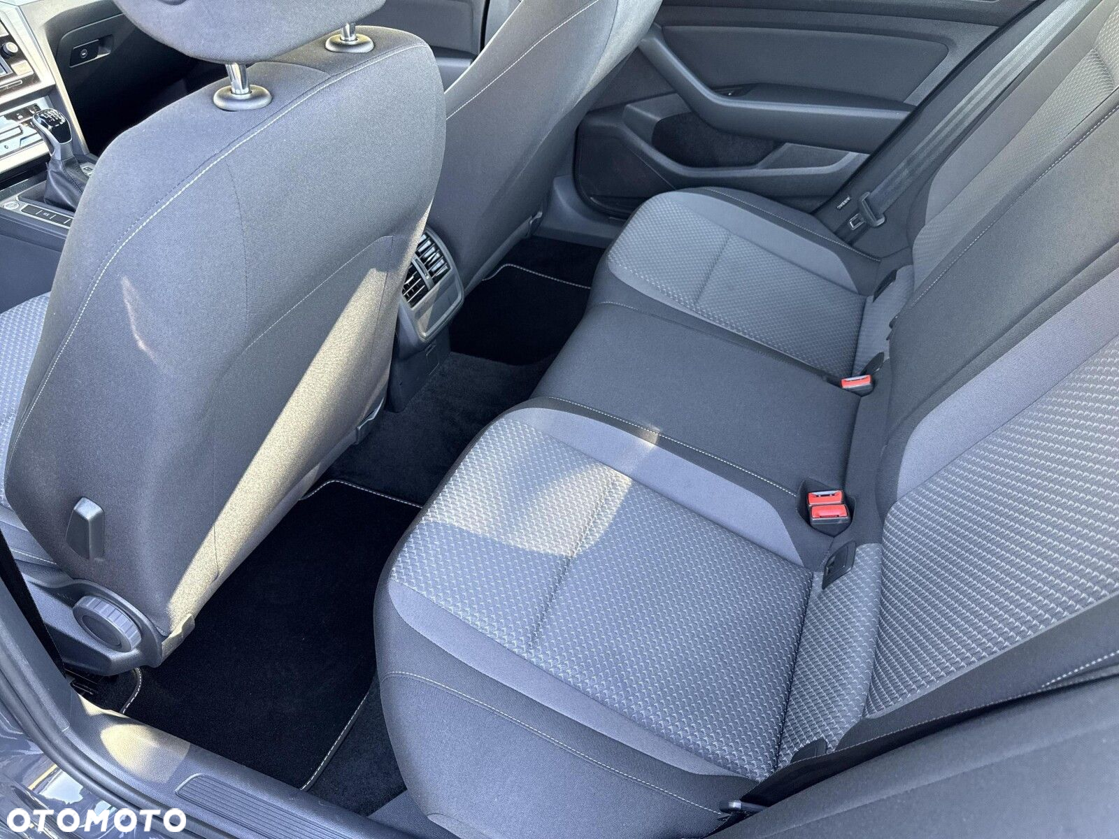 Volkswagen Passat 2.0 TDI EVO Essence - 34