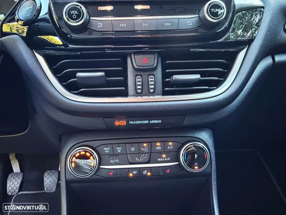 Ford Fiesta 1.0 EcoBoost S&S TITANIUM - 21