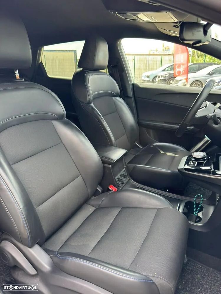 MG MG4 64 kWh Luxury - 16