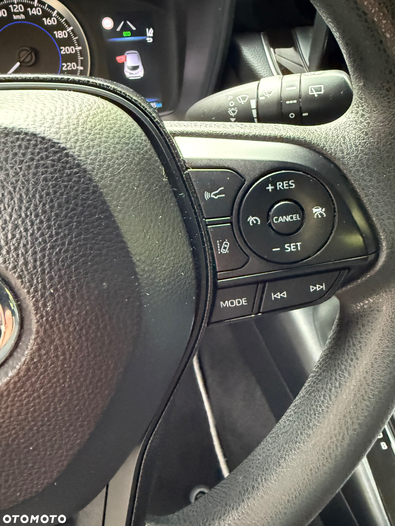 Toyota Corolla 1.8 Hybrid Comfort - 12