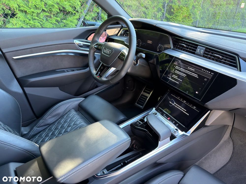 Audi Q8 Sportback e-tron 55 quattro S line - 31