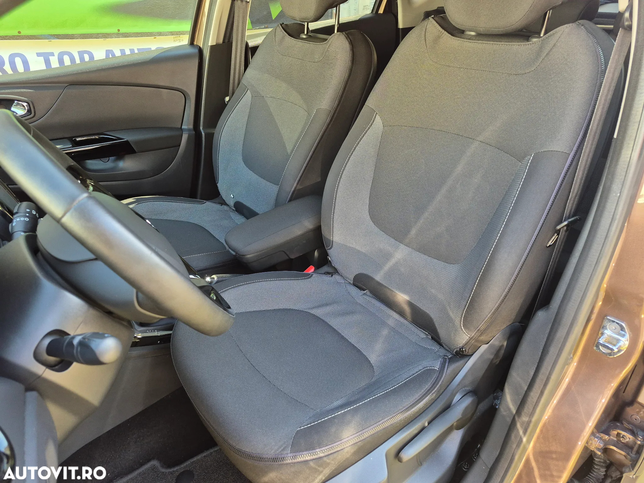 Renault Captur ENERGY TCe EDC Intens - 10