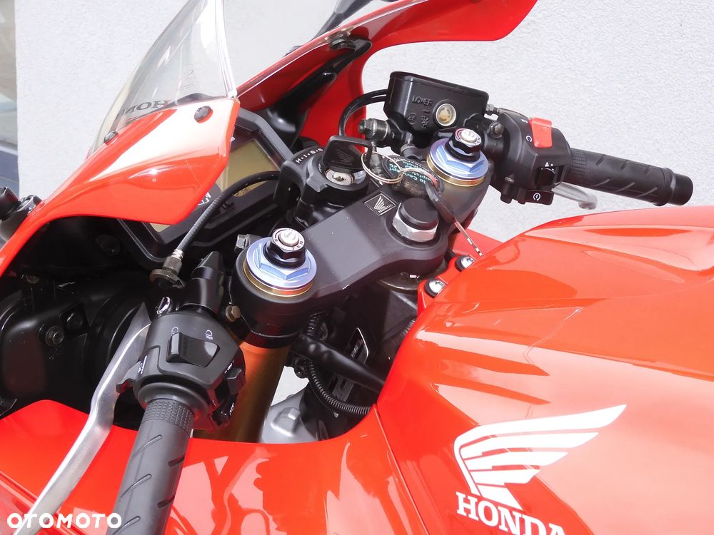 Honda CBR - 32