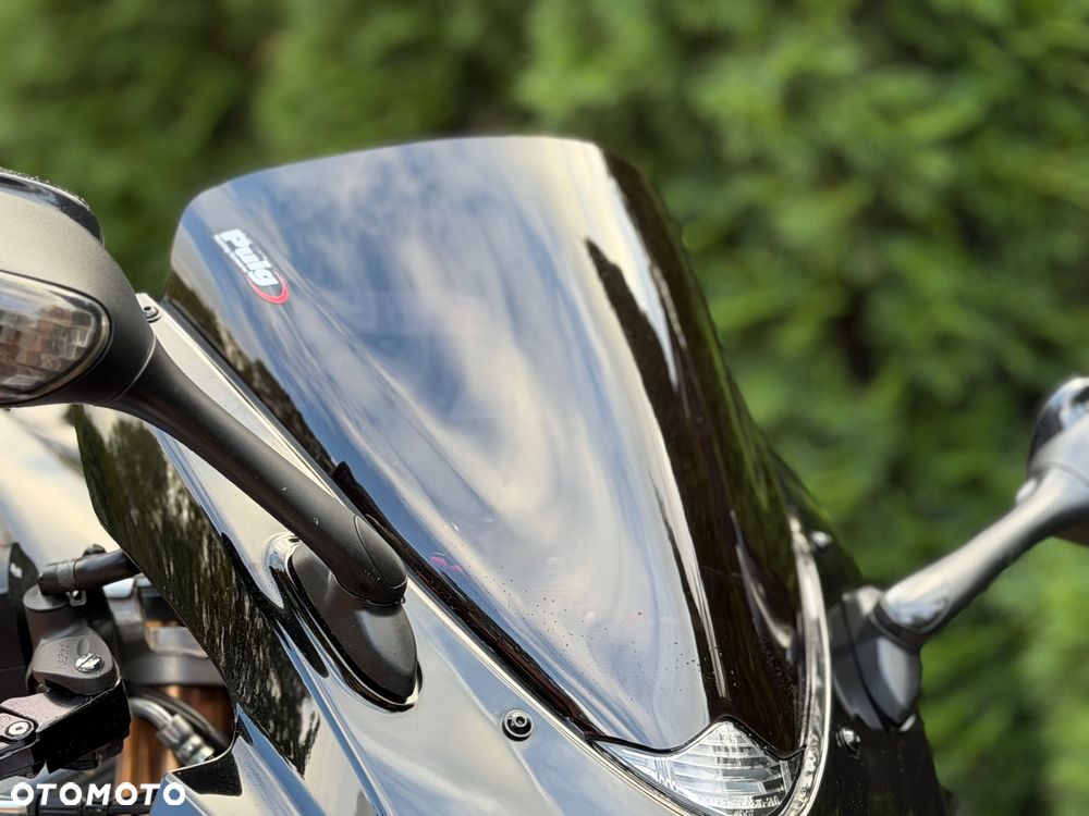 Suzuki GSX-R - 25