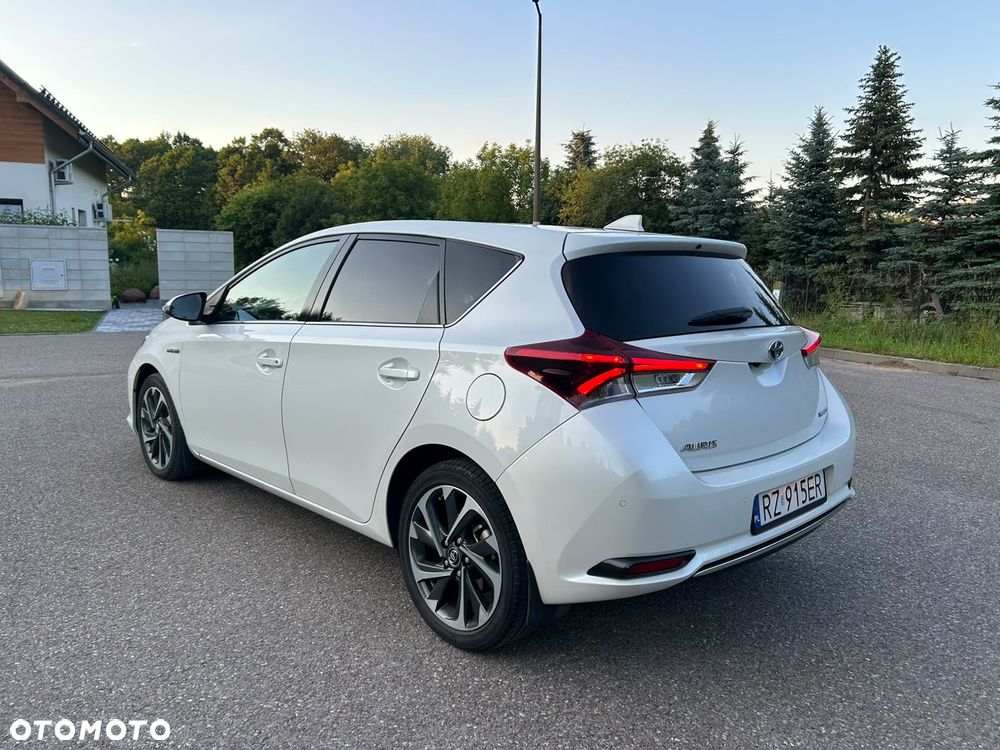 Toyota Auris Hybrid 135 Prestige - 3