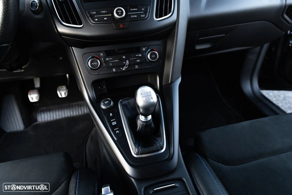 Ford Focus 2.3 EcoBoost RS Pack Performance - 36