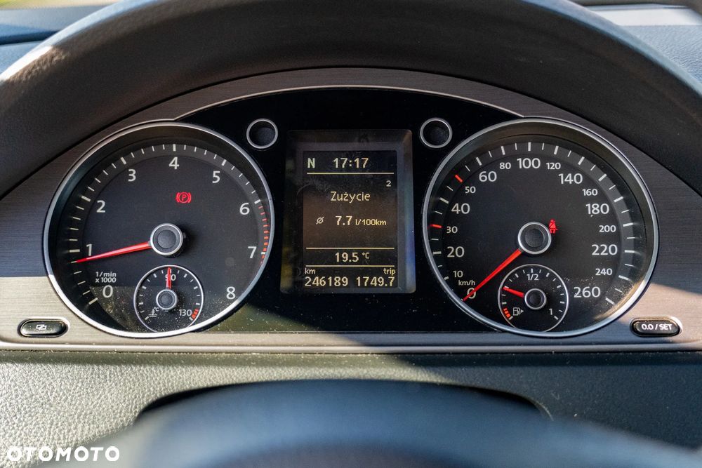 Volkswagen Passat 1.8 TSI Comfortline - 15