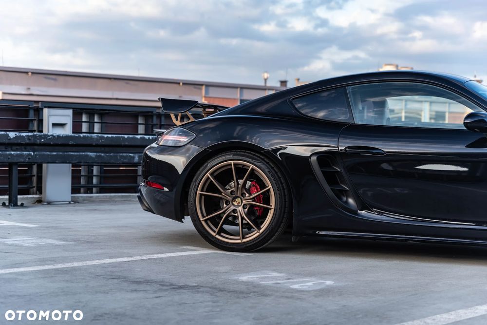 Porsche 718 Cayman GPF GTS PDK - 8