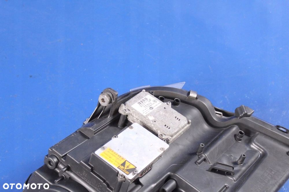 XENON REFLEKTOR PRZÓD PRAWY MERCEDES CLS W219 06r - 6